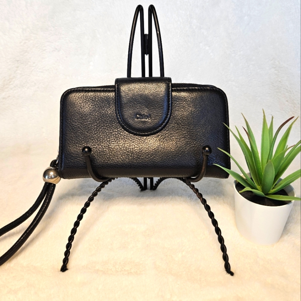 Chloé🔥Black Leather Wristlet Wallet Clutch EUC!